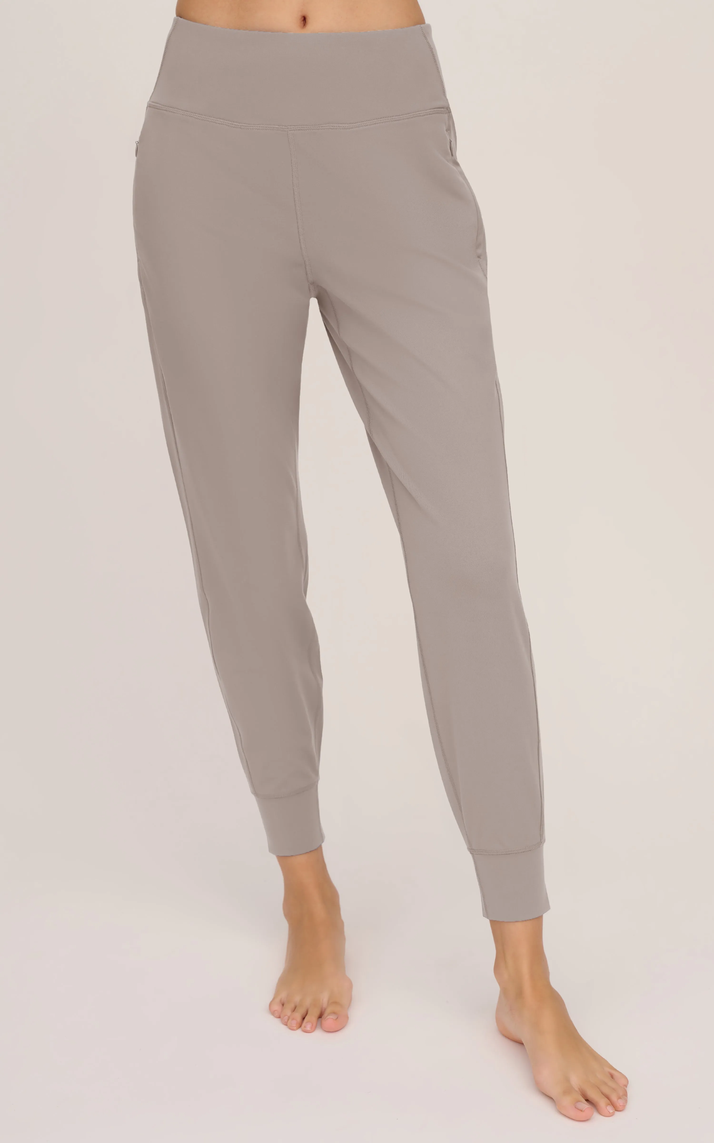 Interlock Zipper Pockets Greenwich Jogger