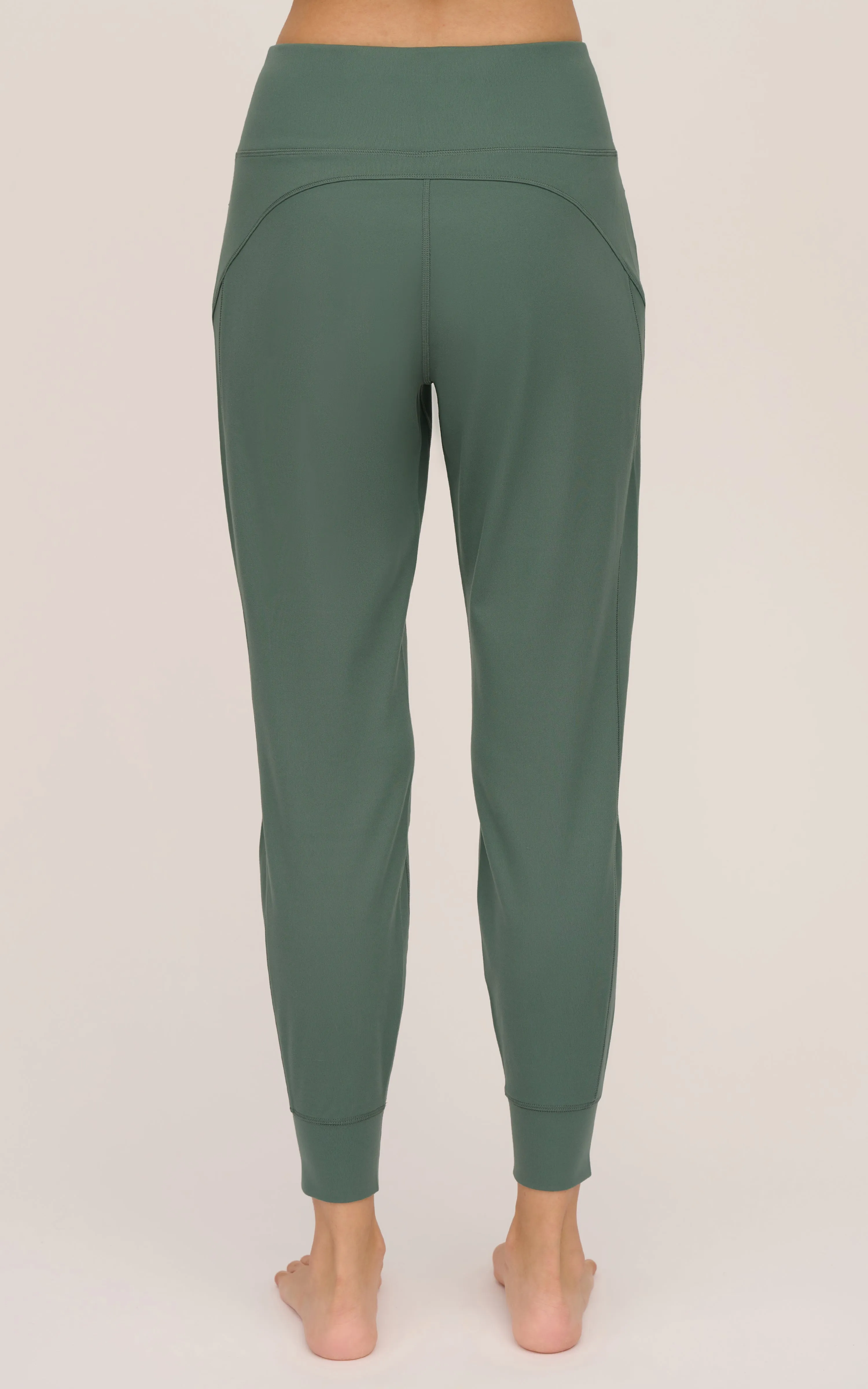 Interlock Zipper Pockets Greenwich Jogger