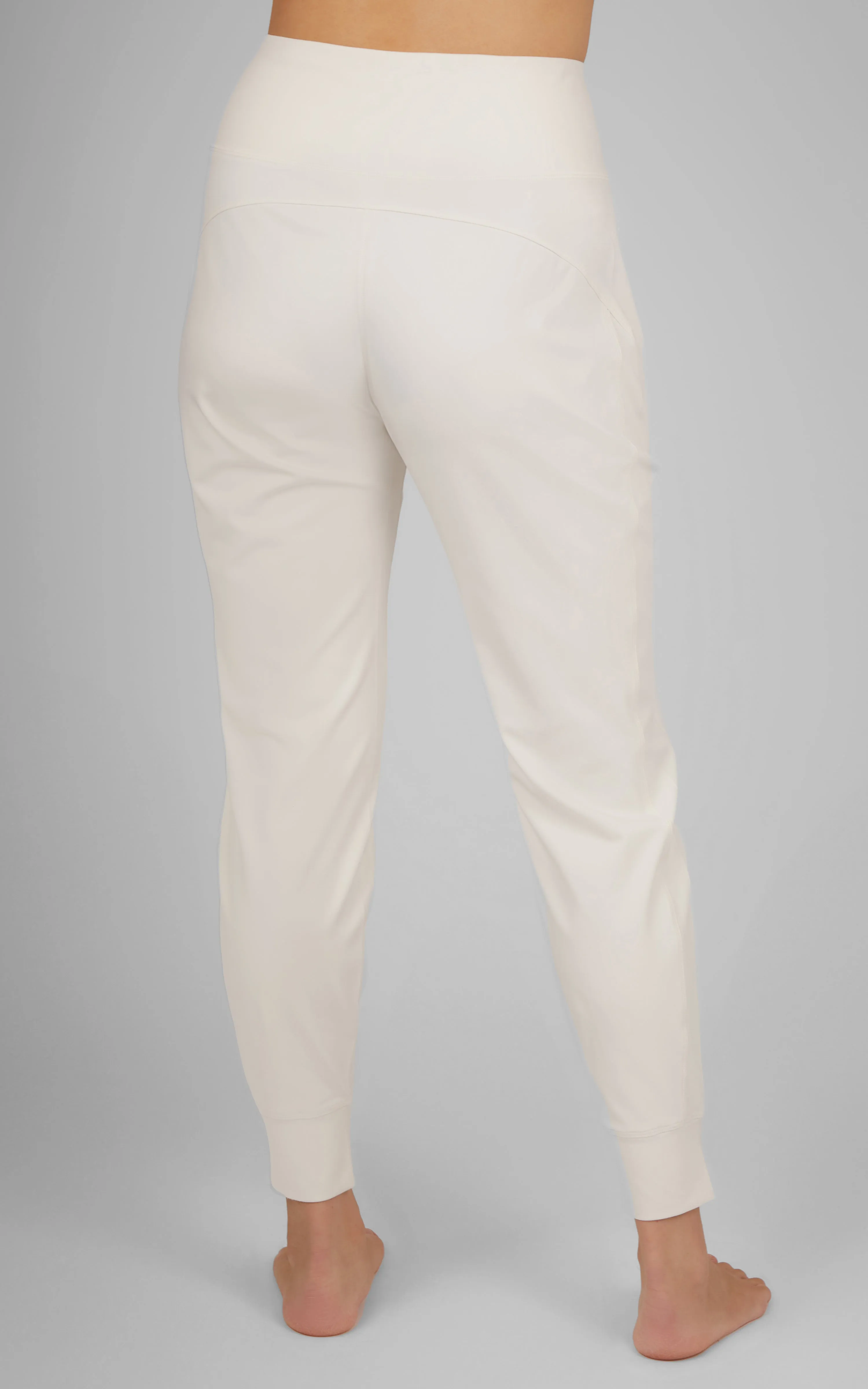 Interlock Zipper Pockets Greenwich Jogger