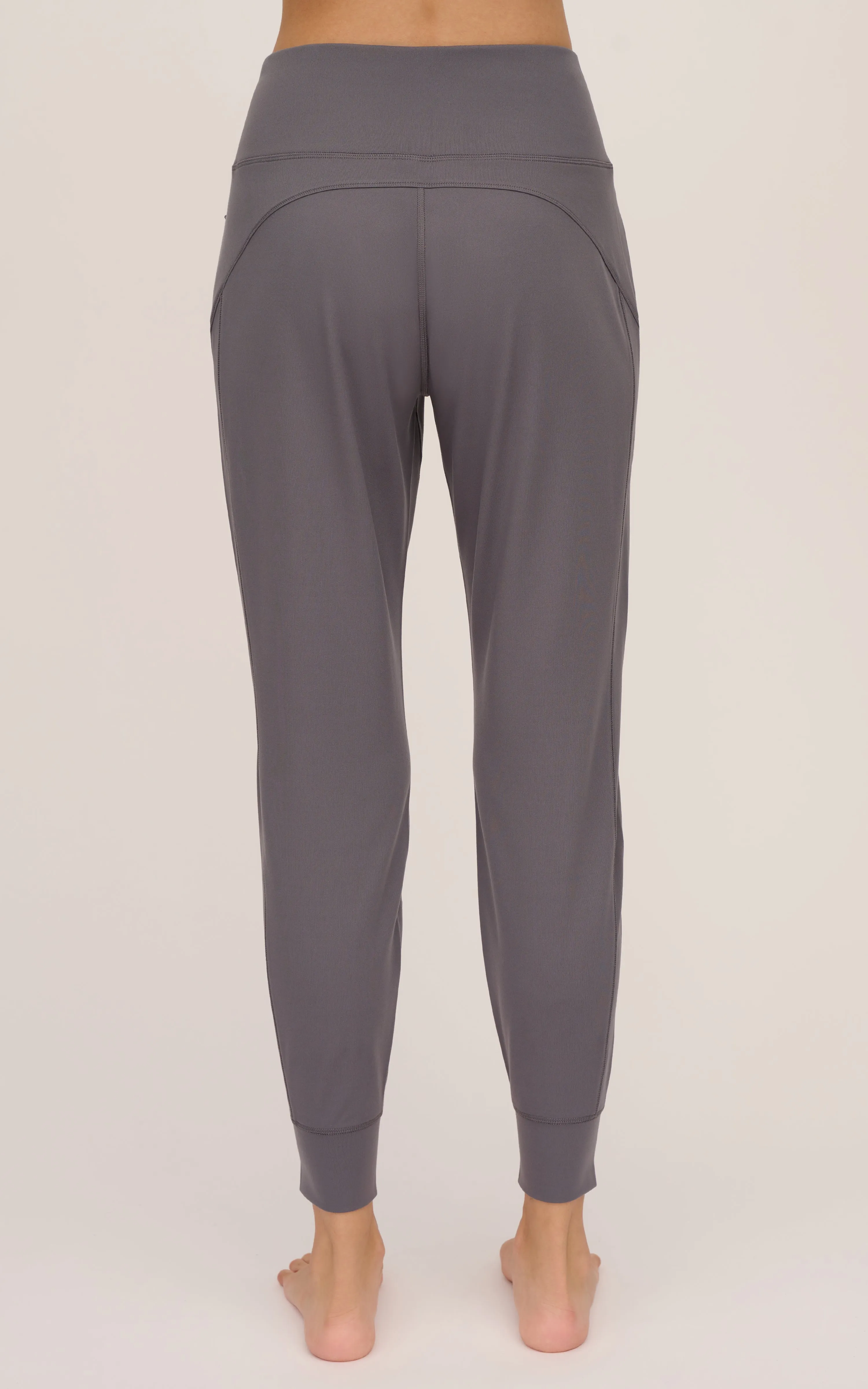 Interlock Zipper Pockets Greenwich Jogger