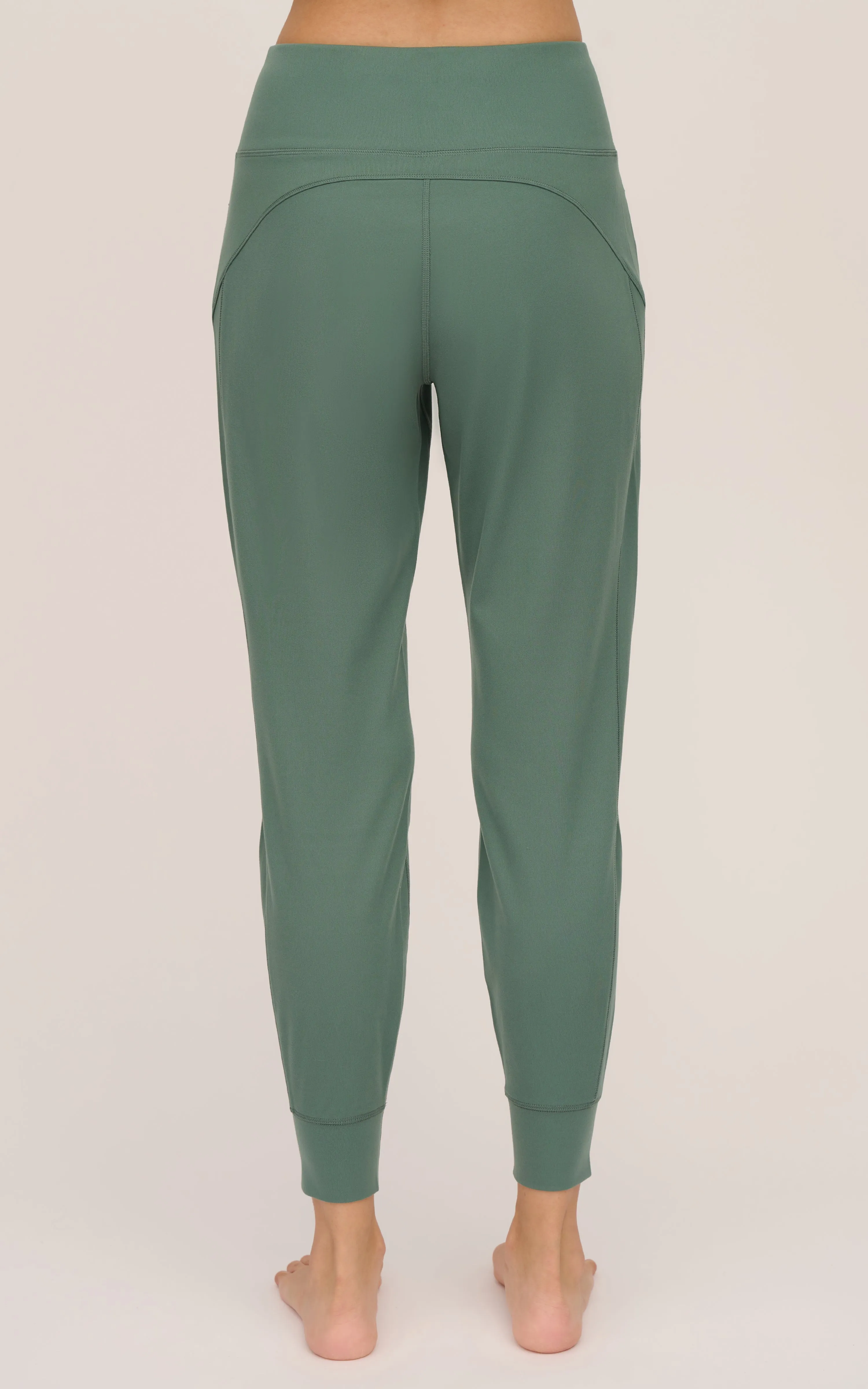 Interlock Zipper Pockets Greenwich Jogger