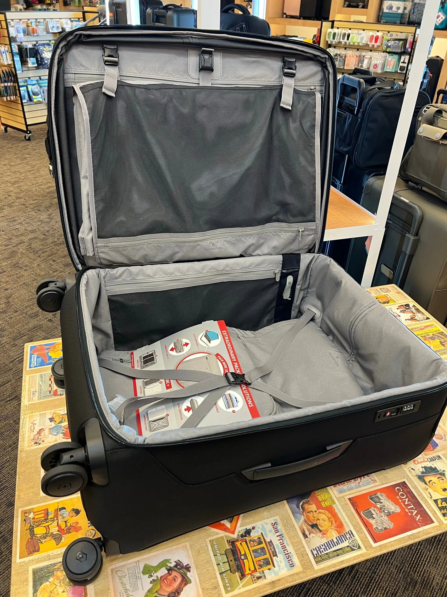 Victorinox Werks Traveler 6.0 Softside Large 28” Spinner